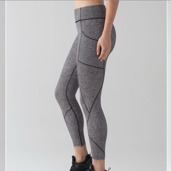 Lululemon Tight Stuff Tights - Picture 3 of 4